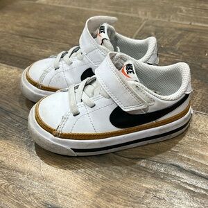 Nikes. Leather white toddler c6